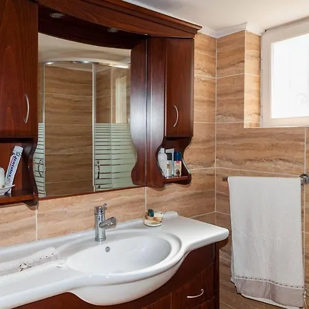 Stroll To The Beach 3br 2ba Ac Sleeps 5 * Chania (Crete)